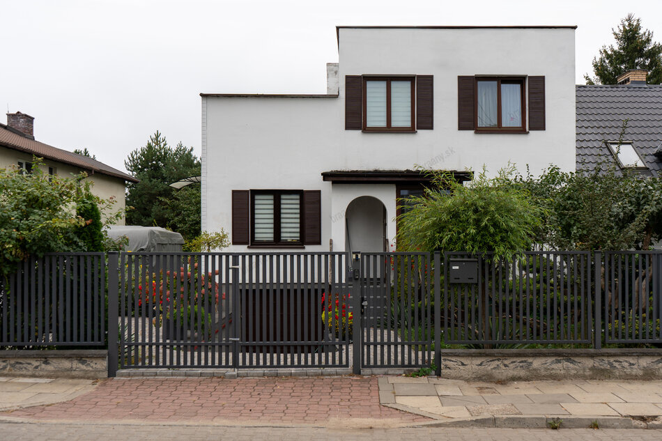 Bezúdržbové ploty okolo domu? Pozrite si top možnosti z kovaných dielcov