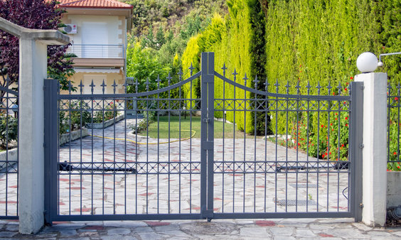 Kované brány a bránky pre rodinné domy