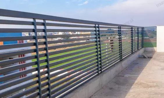 Kovové zábradlie na balkón a terasu Kovové zábradlie na balkón a terasu