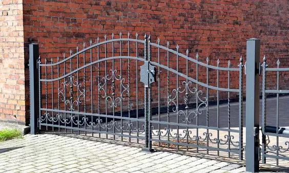 Krídlové brány kované Krídlové brány kované