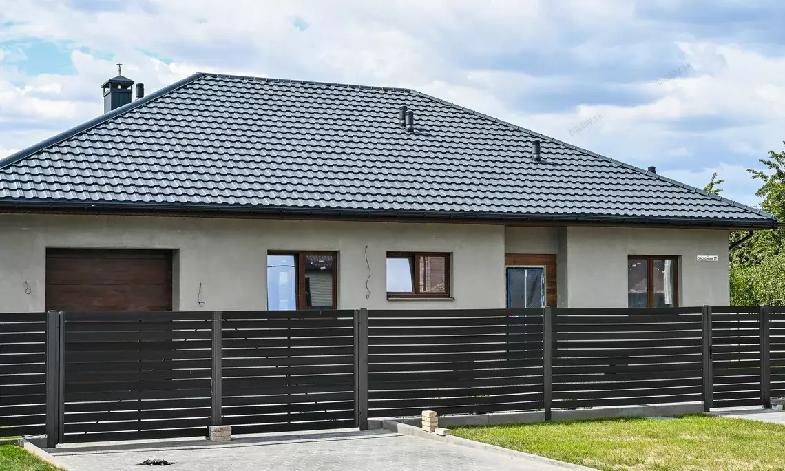 Výber farieb a povrchových úprav pre kované ploty Výber farieb a povrchových úprav pre kované ploty