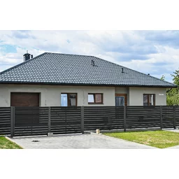 Výber farieb a povrchových úprav pre kované ploty